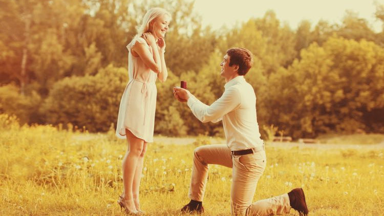 The Ultimate Guide For Buying An Engagement Ring