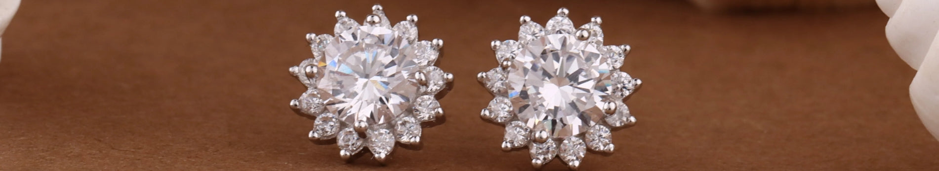 Diamond Earrings: Exquisite Jewelry