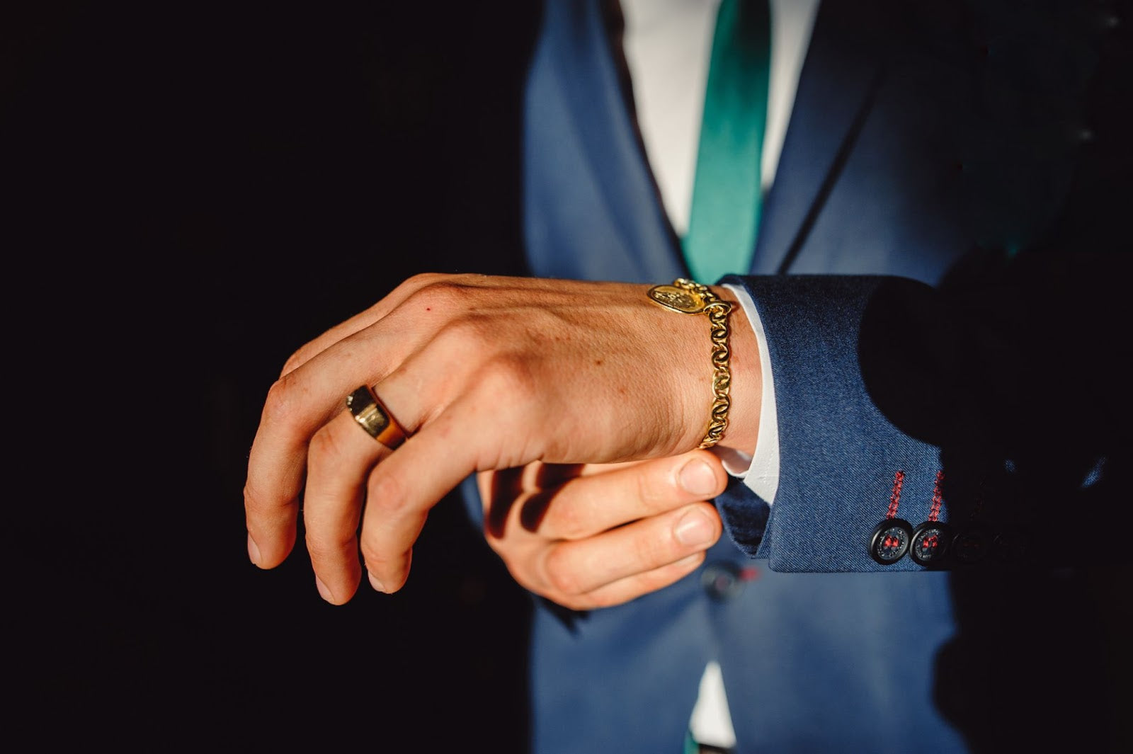 Jewelry for Dads – Gift Debate